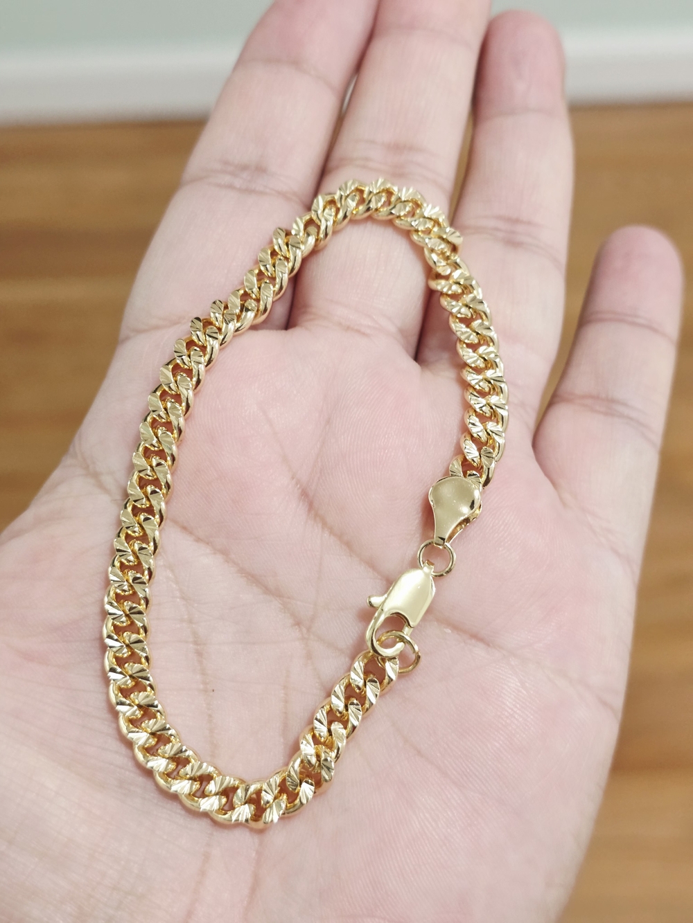 Gold Men’s Curb Chain Bracelet - Polished Gold Tone